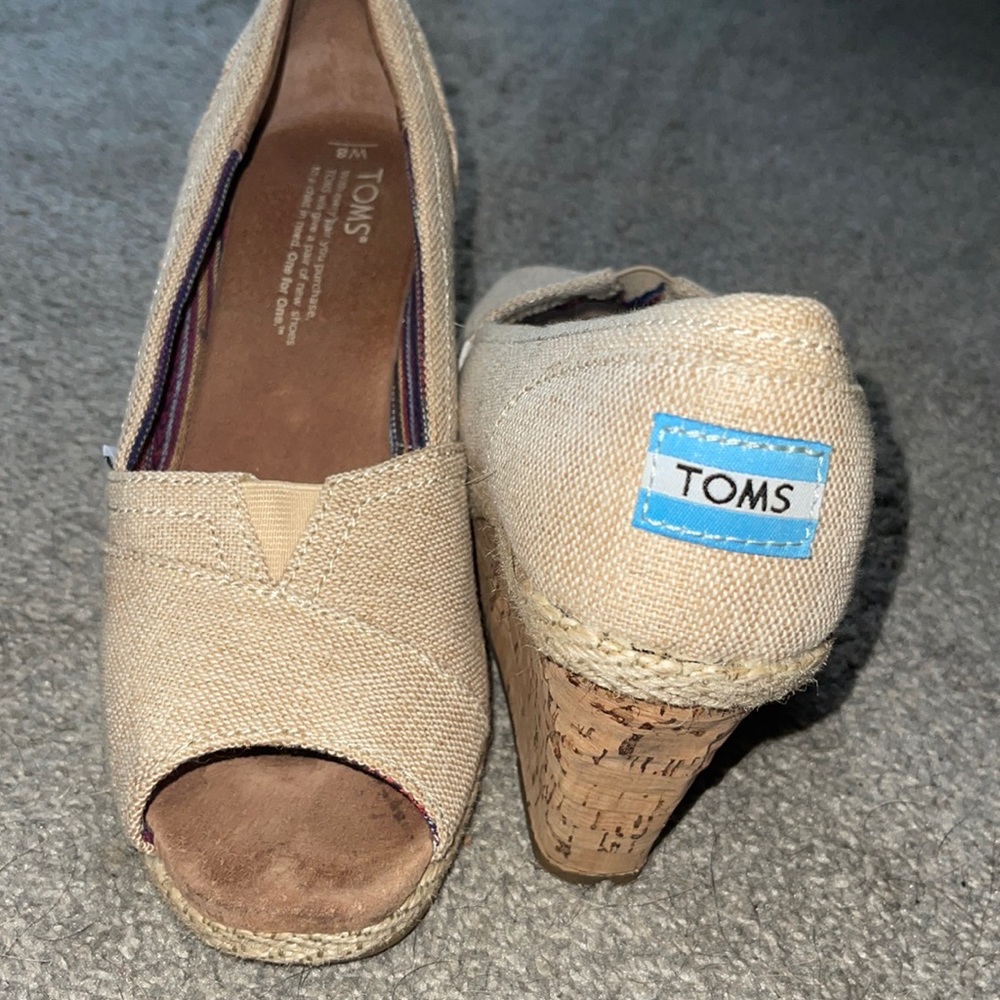 TOMS WEDGES